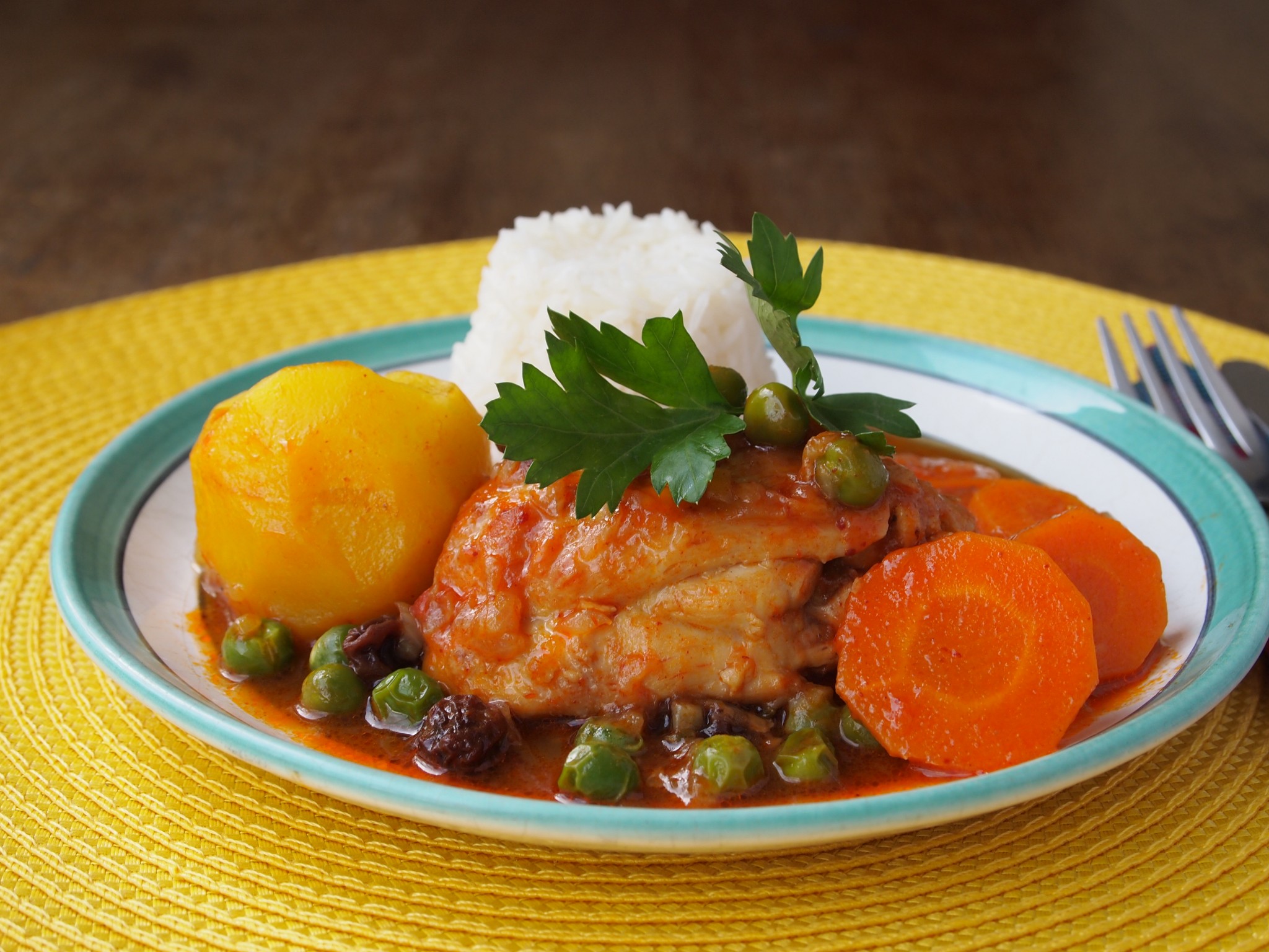 Estofado de pollo (Chicken stew) – The magic of home cooking | PERU DELIGHTS